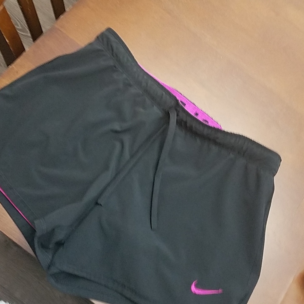 Nike shorts size small